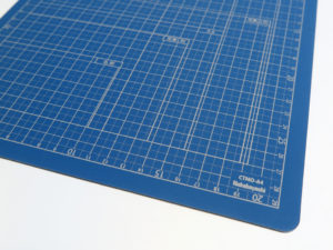 折りたたみカッティングマットA4サイズ